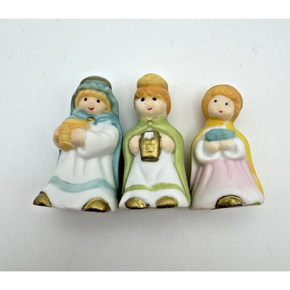Vintage Pottery Ceramic‎ Mini Nativity Set Holy Family Figures 9 Pcs